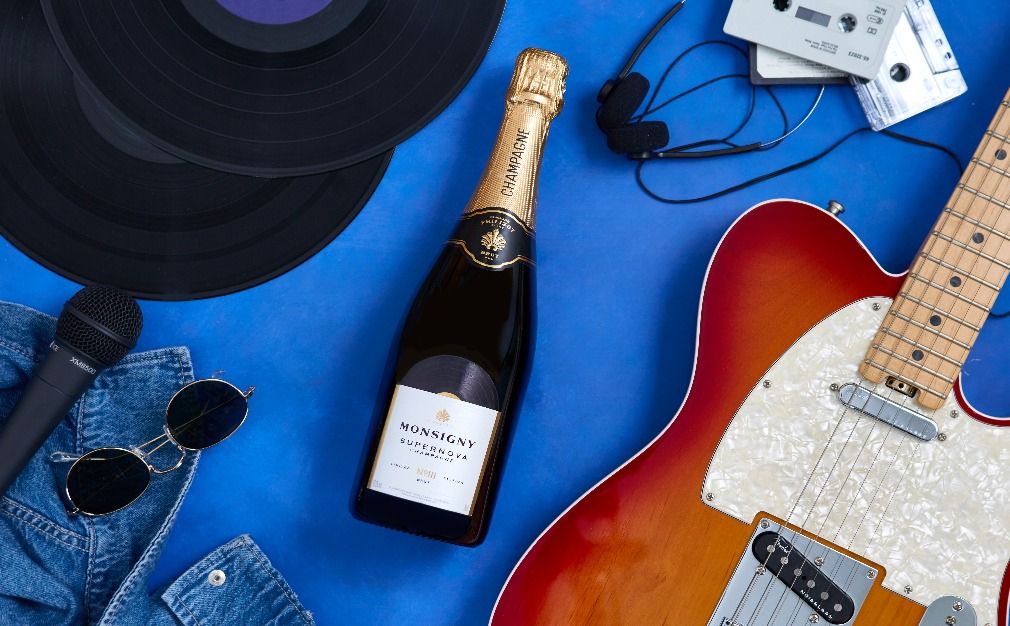 Glass of Supernova Champagne anyone?